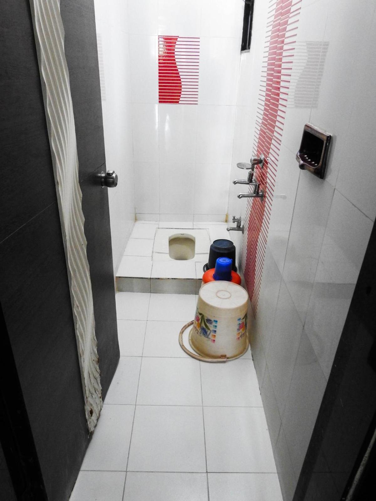 Hotel Shri Sai Darshan Ширди Екстериор снимка